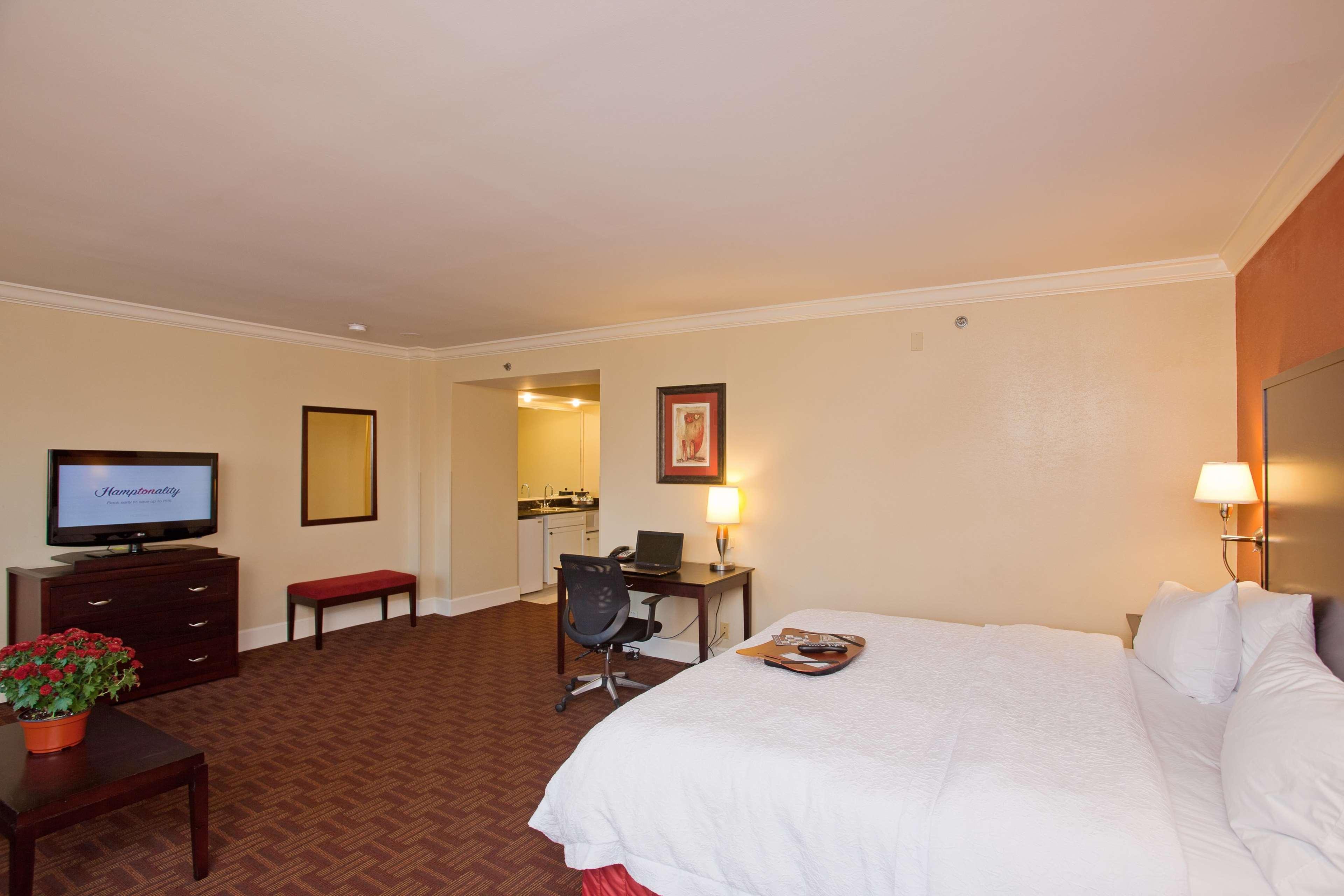 Hampton Inn & Suites Στάμφορντ Εξωτερικό φωτογραφία